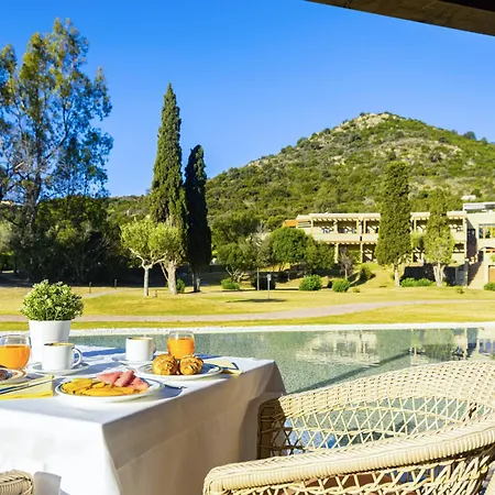Is Molas Hotel 4*