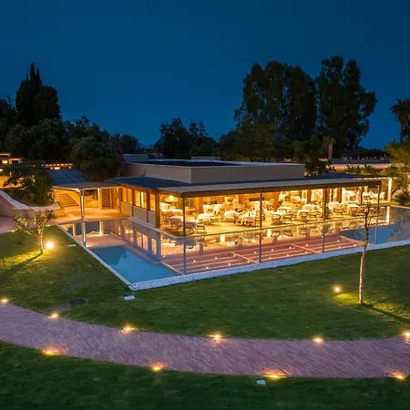 Is Molas Hotel 4*