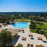 Is Molas 4*
