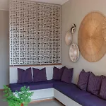 Is Molas 4*