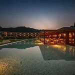 Is Molas Hotel 4*