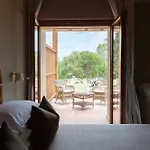 Ξενοδοχείο Is Molas Pula