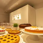 Ξενοδοχείο Is Molas 4*