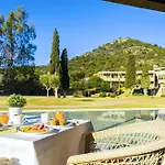 Is Molas Hotel 4*