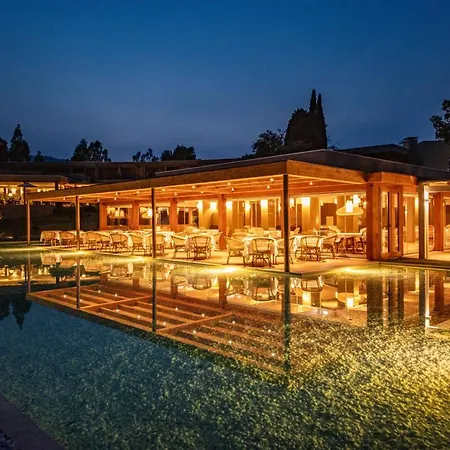 Ξενοδοχείο Is Molas 4*