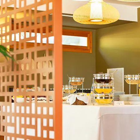 Ξενοδοχείο Is Molas Pula