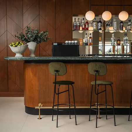 Ξενοδοχείο Is Molas 4*