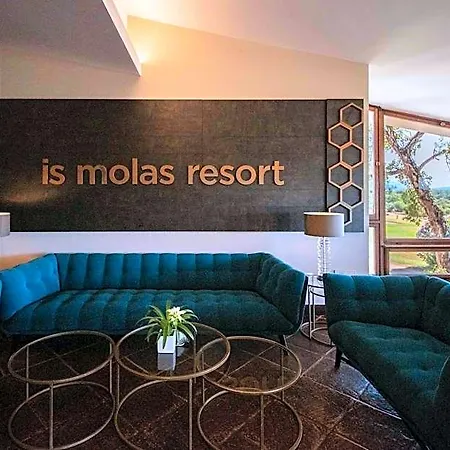 Is Molas 4*