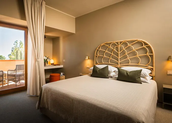 Is Molas Szálloda 4*